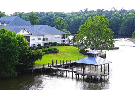 Top rated vacation home in Potato Creek is Lakefront Cottage on Lake Marion. . Vacation rentals santee sc